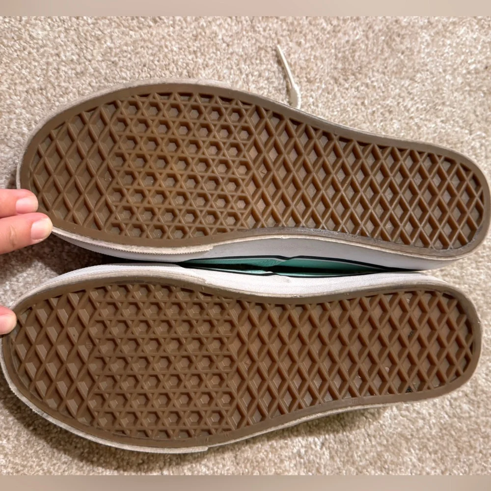 Vans - Picture 3 of 3